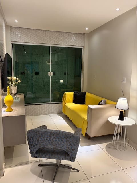 5 minutes from the airport and the metropolitan hospital