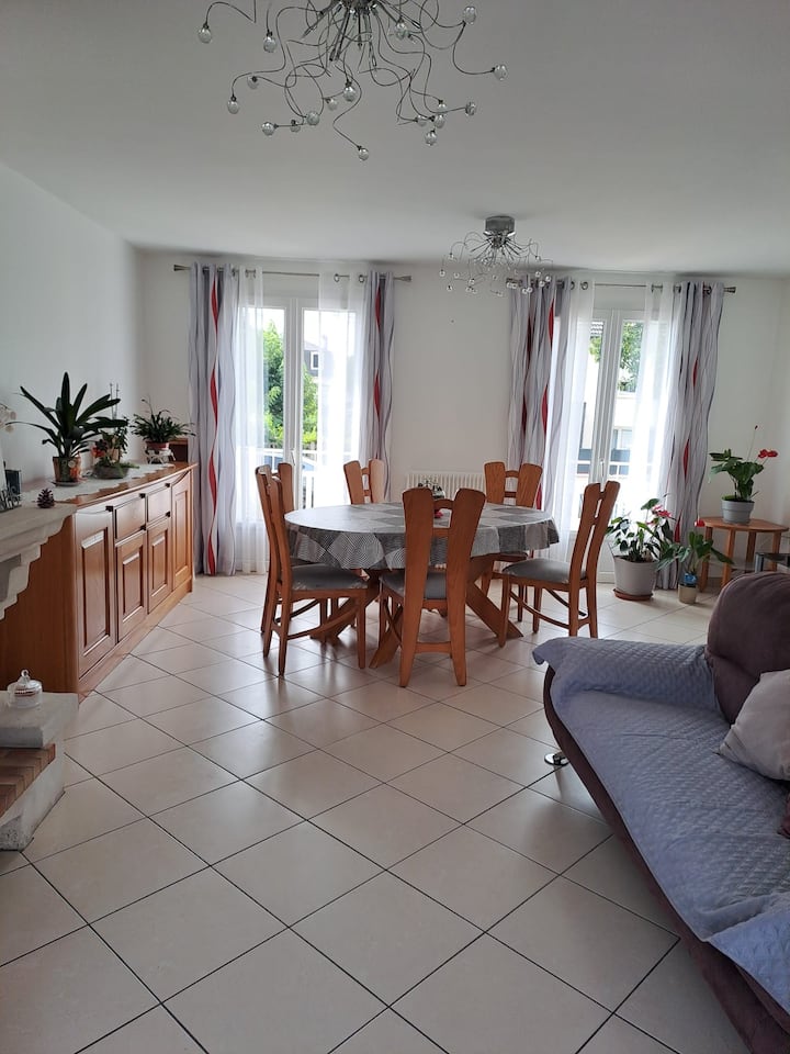 Maison , Proche Disneyland Et Paris Rer E - Gagny