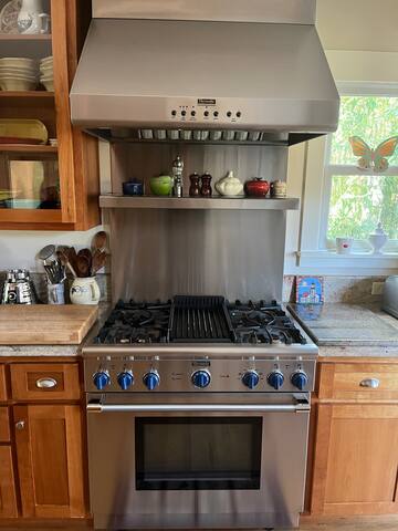 Spacious Montclair Retreat Near Trails & Village gallery image 4