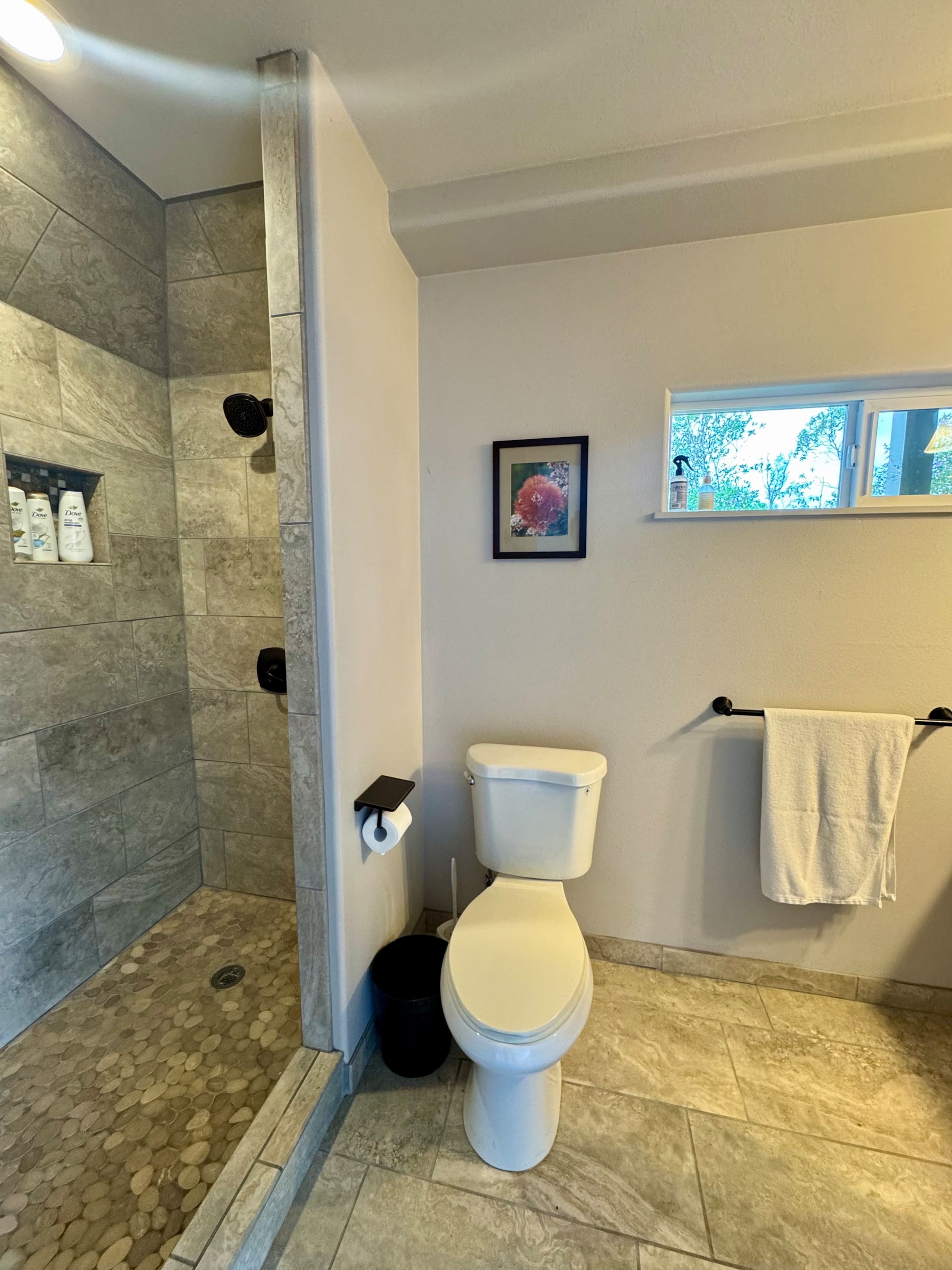 Home in Keaau · ★4.92 · 2 bedrooms · 4 beds · 2 private baths - Image 20