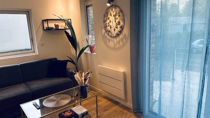 Studio Lumineux: Terrasse-parking Privée & Netflix - Creuse