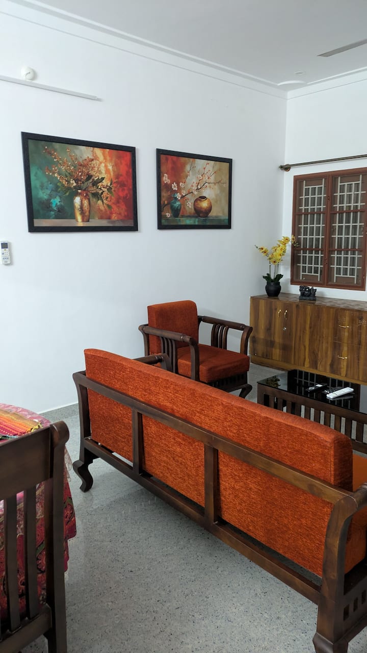 Serene Home With A Magnificent View Of Arunachala - Tiruvannamalai