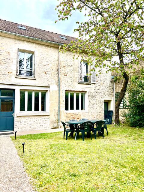 Le Clos des Cerfs house with private garden