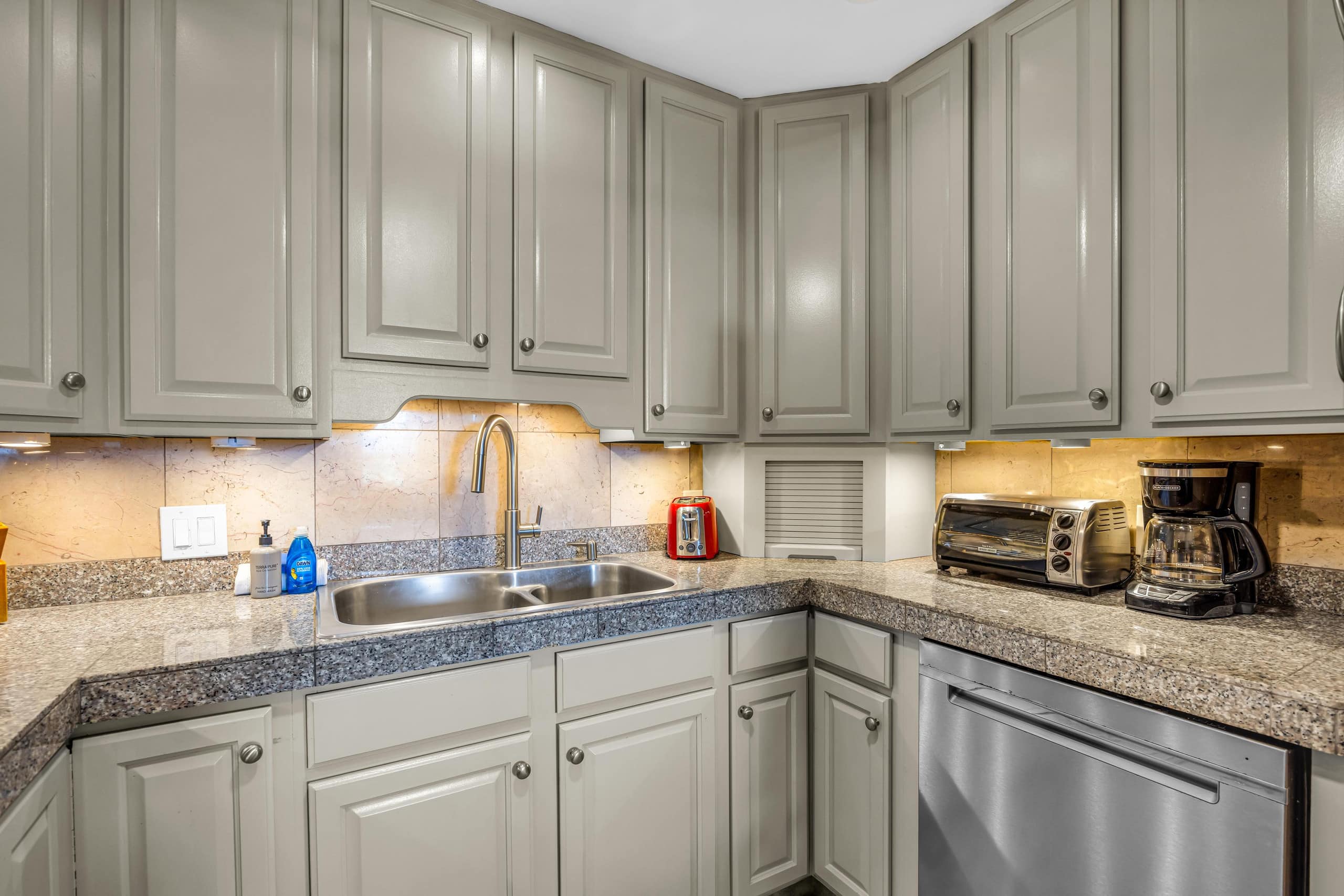 Condo in Kihei · ★4.83 · 2 bedrooms · 3 beds · 1 bath - Image 10