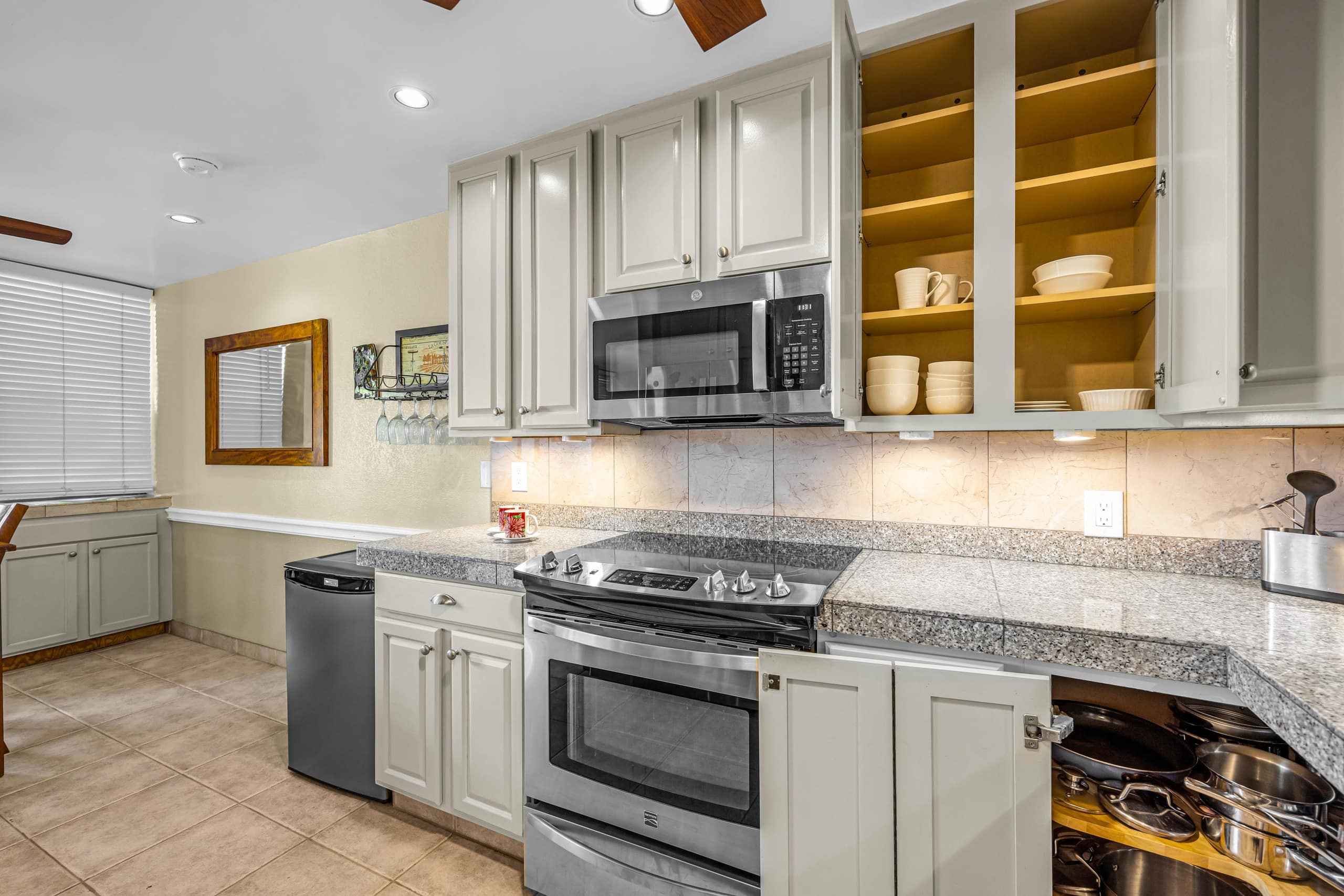 Condo in Kihei · ★4.83 · 2 bedrooms · 3 beds · 1 bath - Image 6