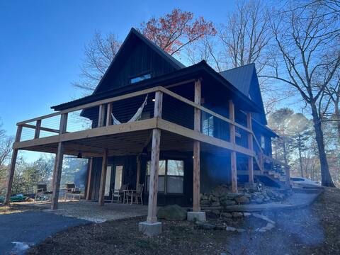 Newly Remodeled Spacious A frame lodge 2600+SF