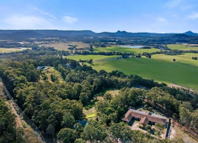 Forest abode gem near to beach! gallery image 4