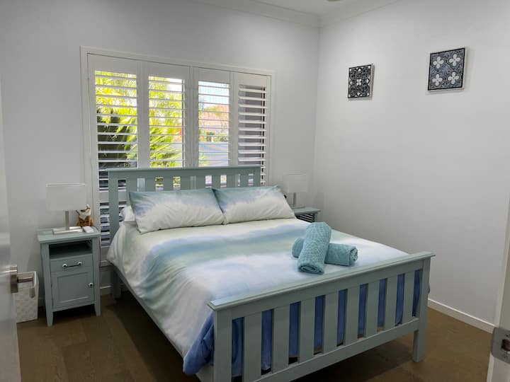 第四间卧室-双人床