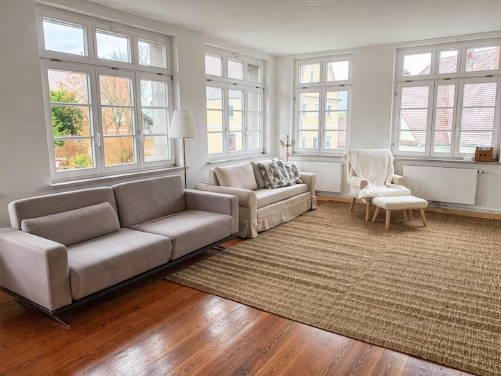 170m² · 4 Bedrooms · Heritage · Groups Up To 12 - Ochsenhausen