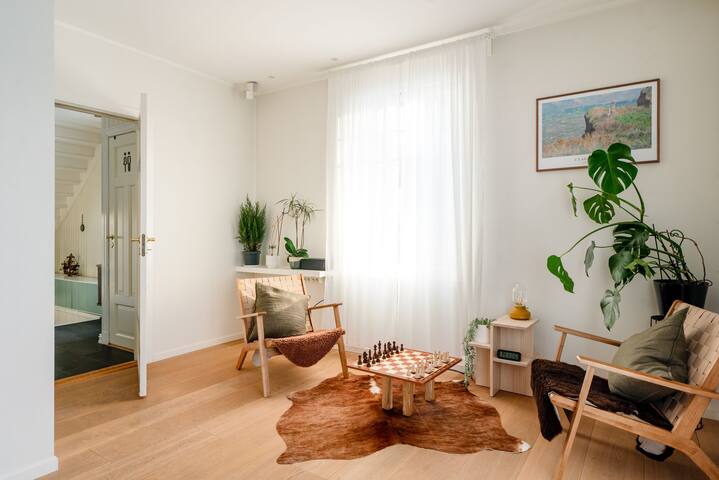 Modern Swiss Villa in central Oslo. Free parking. gallery image 4
