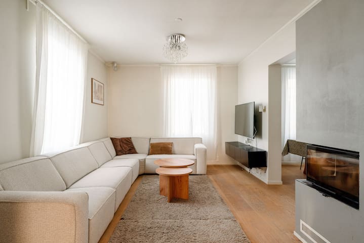 Modern Swiss Villa in central Oslo. Free parking.