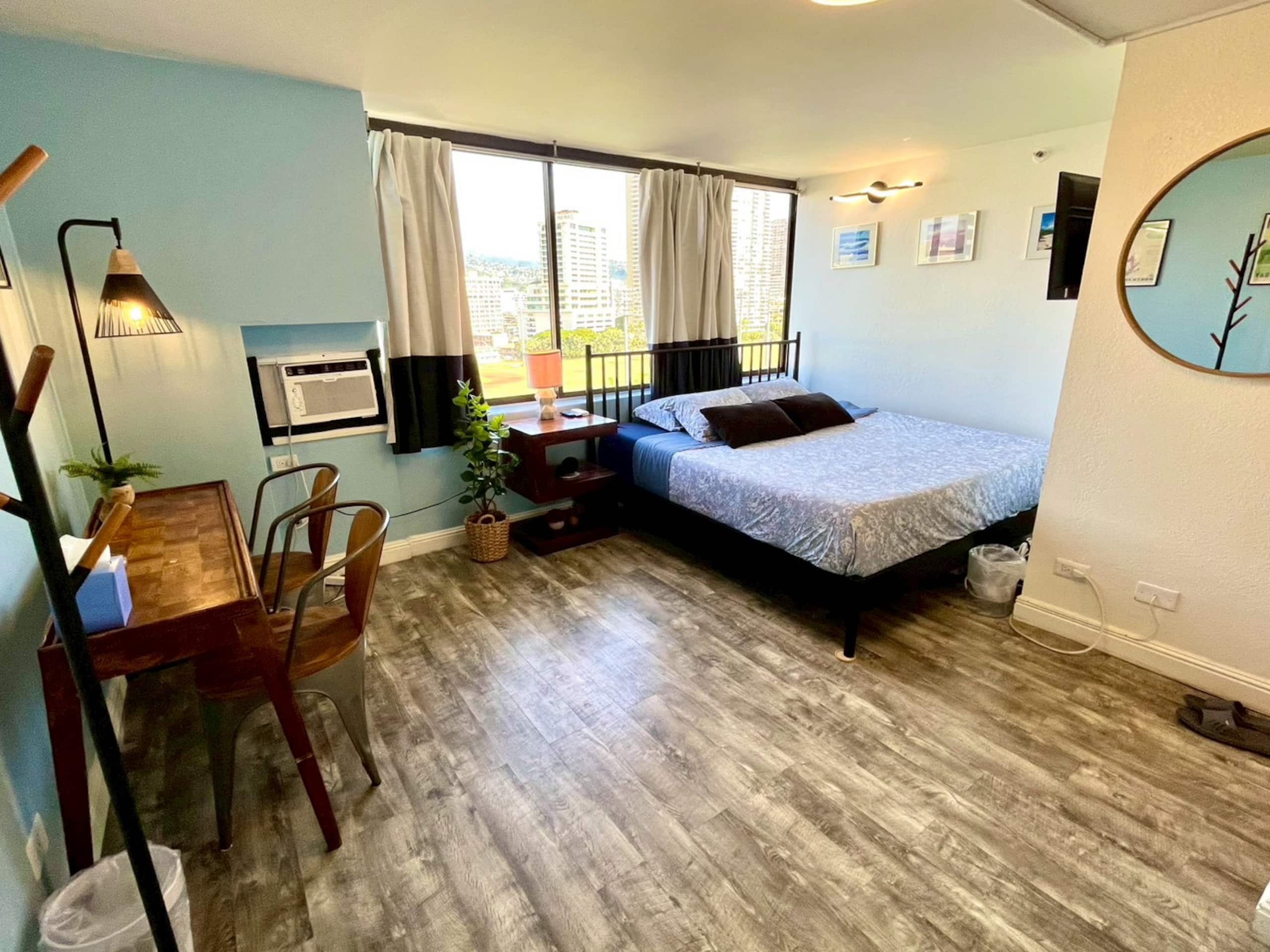 Condo in Honolulu · ★4.77 · 1 bedroom · 1 bed · 1 bath - Image 1