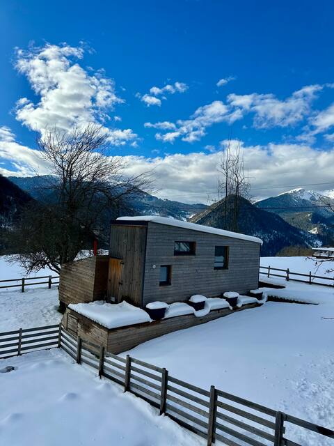 Jolie Tiny house
 mountain view
Wellness area