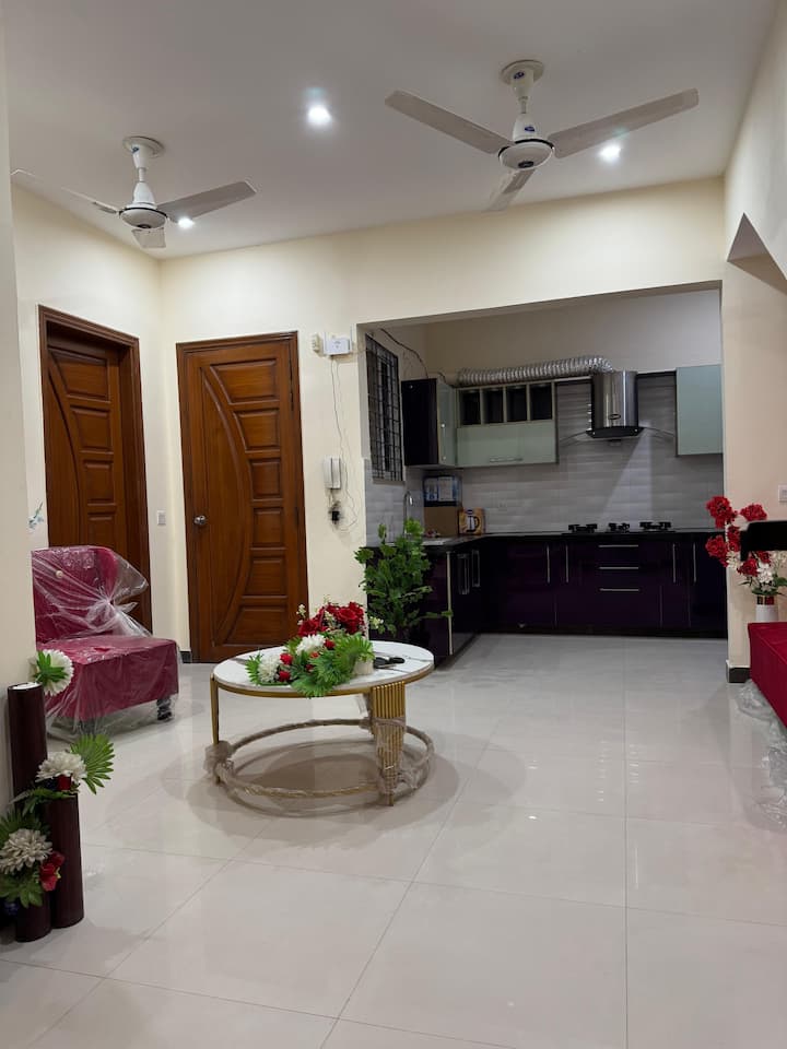 Independent Villa 2rooms With Kitchen Ground Floor - Karachi