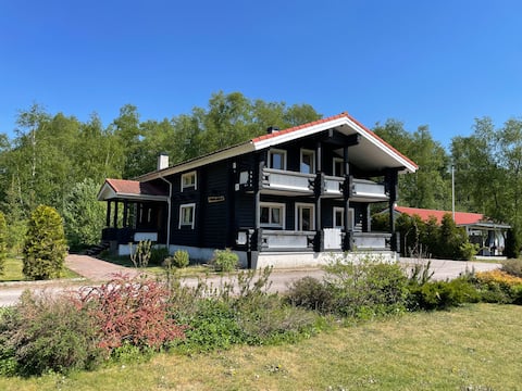 Hubane palkmaja Villa Uuekadaka