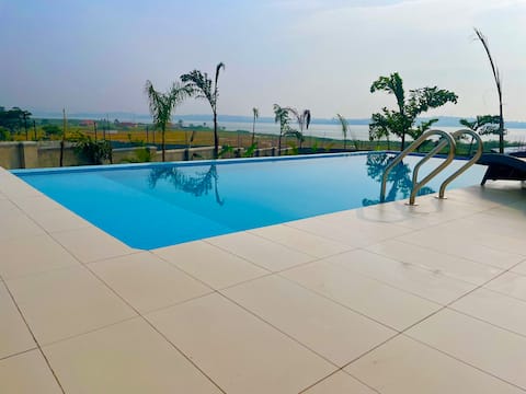 Infinity Pool Villas free airport pick up