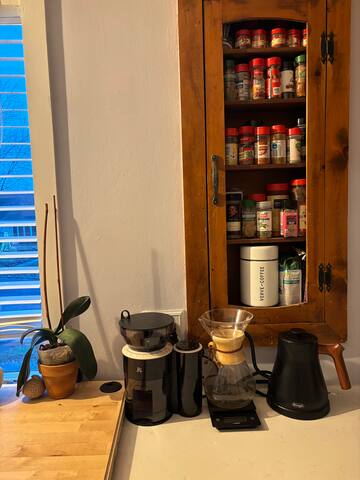 Cozy Colorful Abode gallery image 4