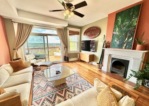 Successful Airbnb property: Boho OTR Condo, Spectacular View in Mt. Auburn