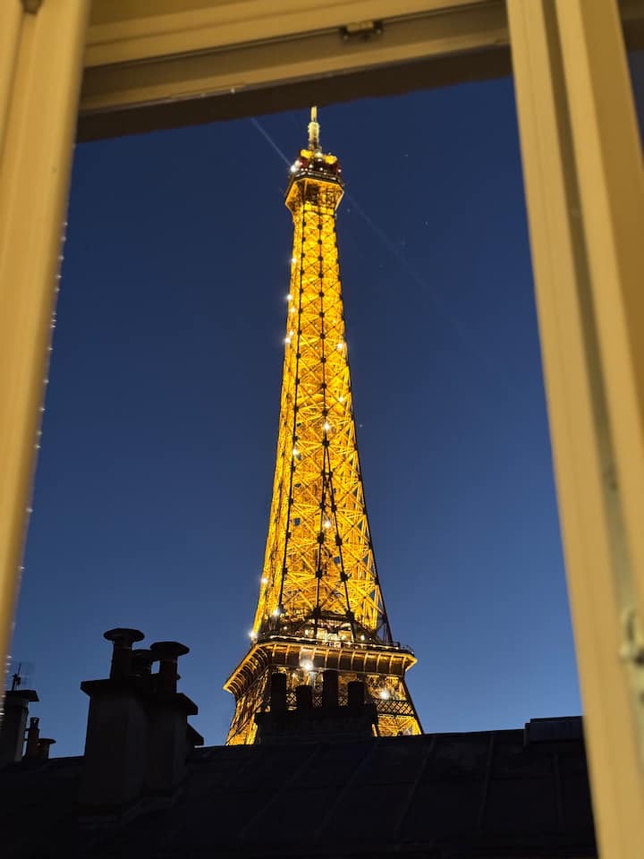 Incredible Eiffel Tower View In The Heart Of Paris - Paris 14e Arrondissement