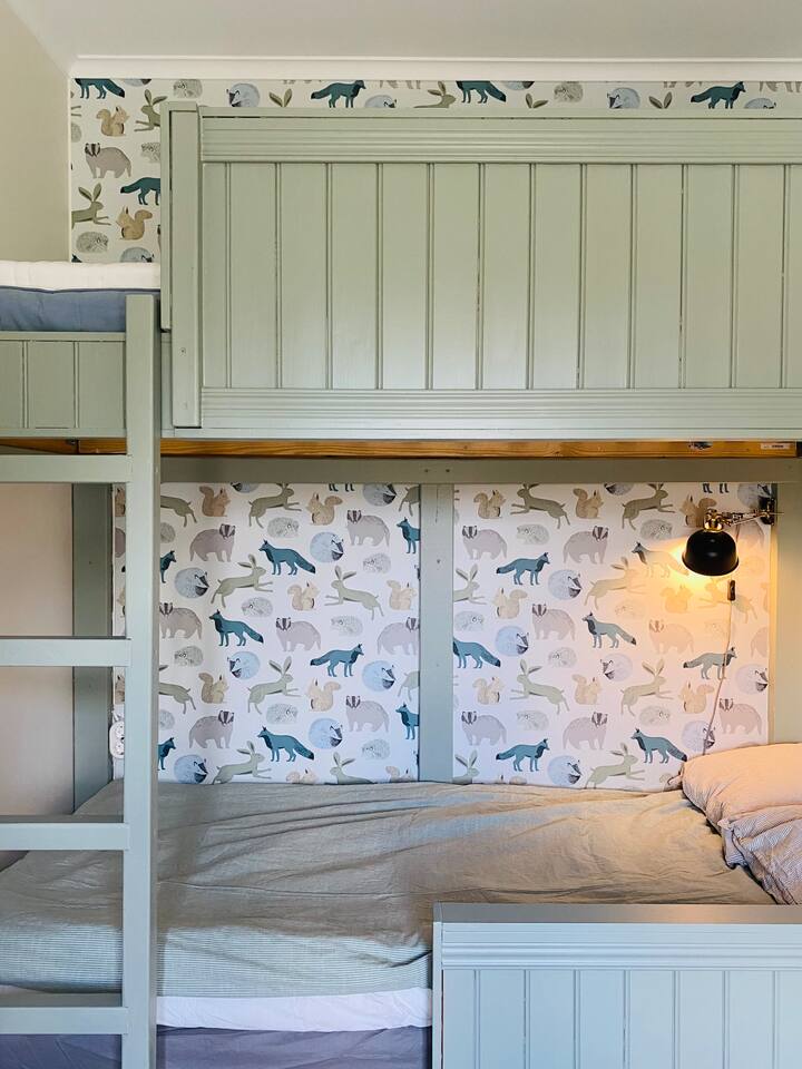 Un confortevole letto a castello per due persone.