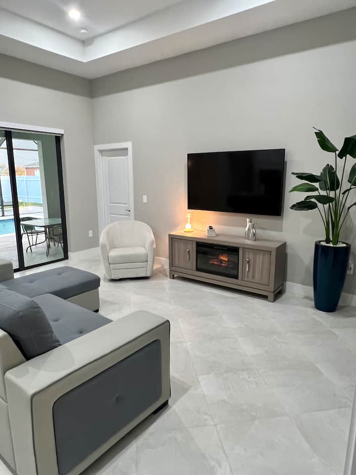 The Dream House | Heated Pool, Game Room, Bbq - Cape Coral