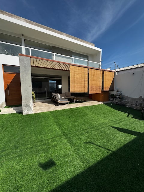 Modern Beach House in Mejía