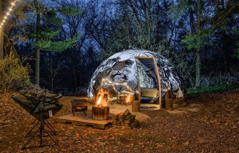 Dells Domes - Small Group Getaway 4 Glamping Domes