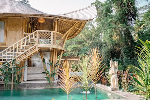 Bamboo Villa By The River in Ubud