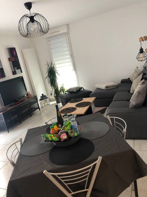Charming 2 bedroom in residence