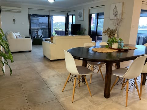 Top performing Airbnb: Beachside Bliss Mandurah in Mandurah