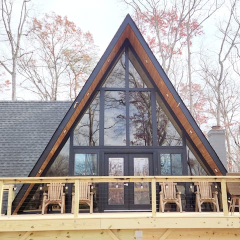 3 levels *Luxury A-Frame Cabin, Lake View/ HOT TUB