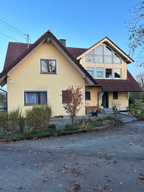 Quiet and spacious country house apartment near the city