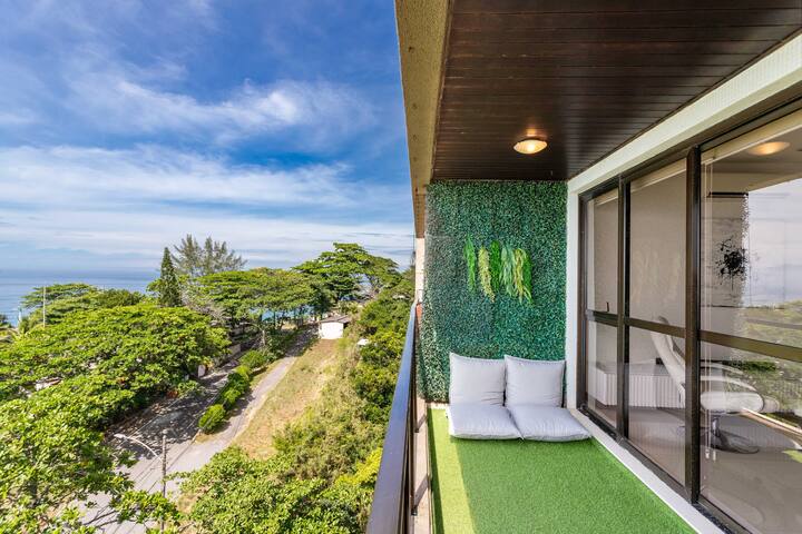 Oceanfront Luxury gallery image 5