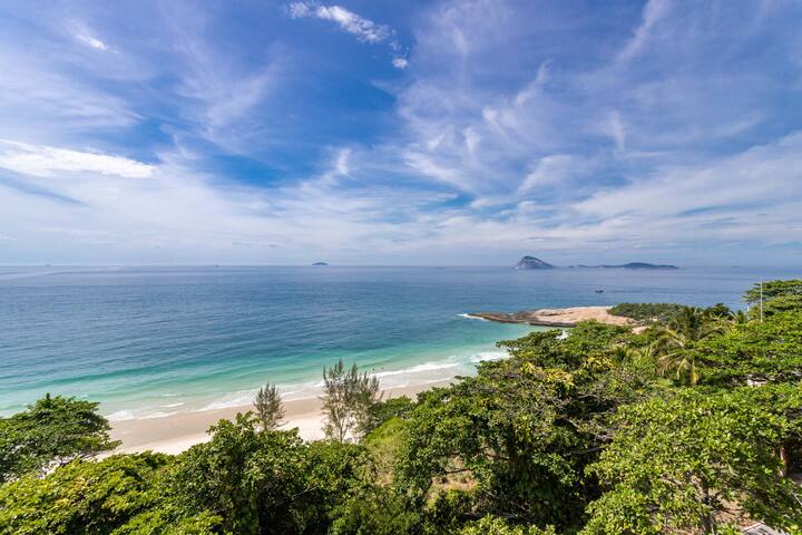 Oceanfront Luxury gallery image 4