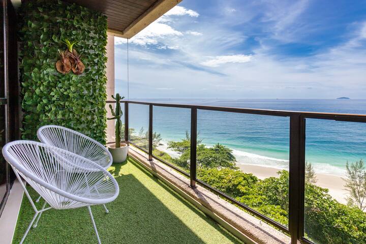 Oceanfront Luxury gallery image 2