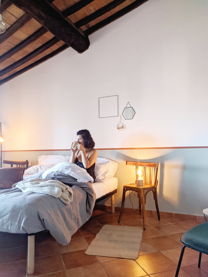 Svegliarsi nella QUIETE con una VISTA INCREDIBILE delle colline toscane e fare COLAZIONE sul balconcino: un ottimo inizio di giornata.