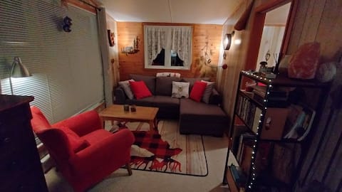 Popular Airbnb listing: Cozy little chalet in Saint Adolphe D'howard