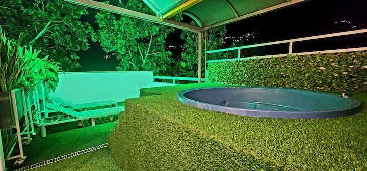 Penthouse loft - Jacuzzi - Terrace - A/C - Headboard