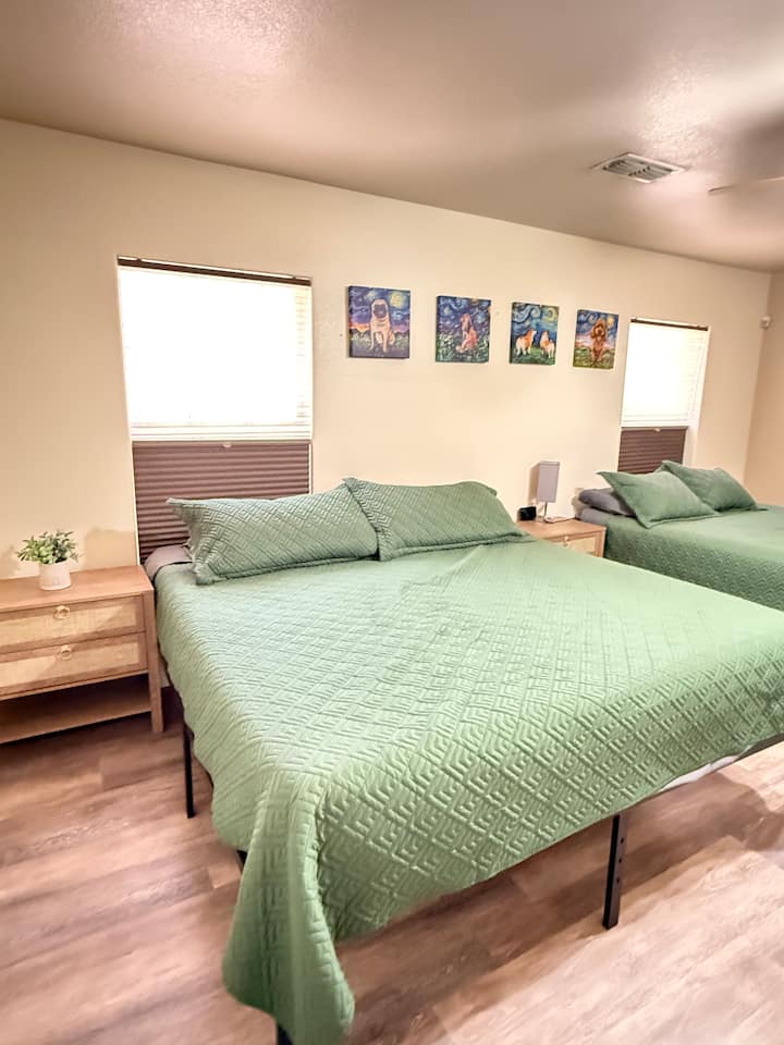 Dyshek i fortë krevati "king size" 
Dyshek mesatar i butë me krevat dopio "queen" 