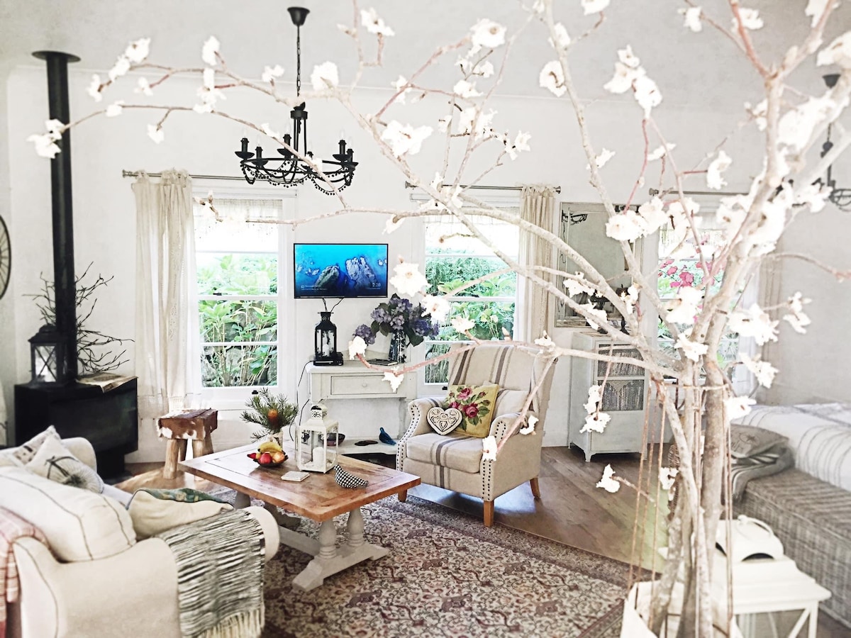 Top performing Airbnb: The Rectory Park Cottage in Kangaroo Valley