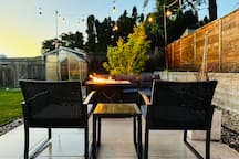3BDRM Sleek Urban Retreat rental in Happy Valley