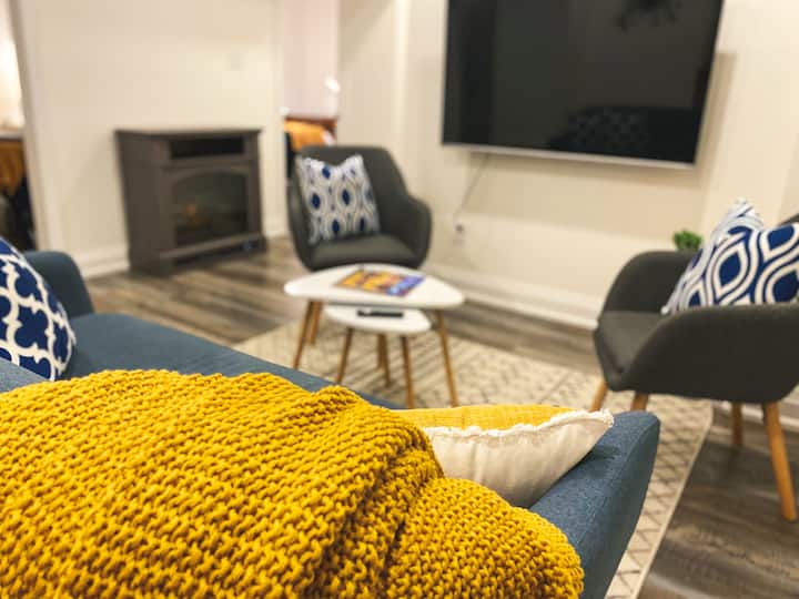 Tuscan Suite: Spacious Renovated 2bd+2bath Apt Dtk - Kitchener, ON, Canada