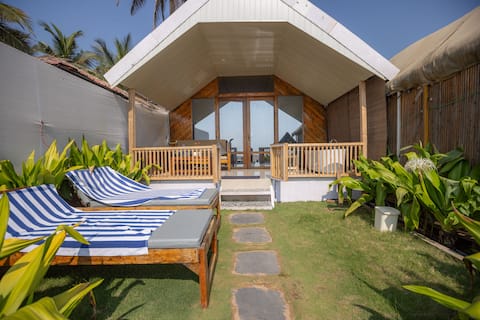 Luxury Sea view Downstair Room with Bathtub