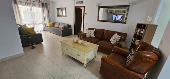 Primera Linea Al Mar En Pleno Centro De Estepona - Estepona