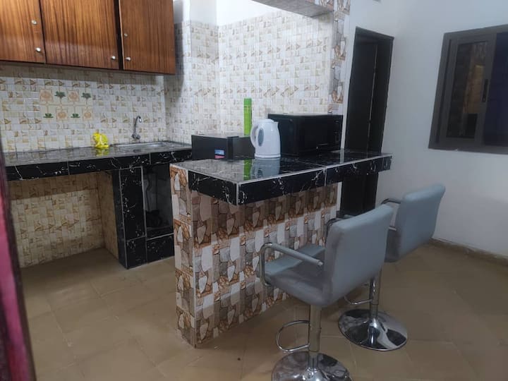 2 Pièces Meublée, Wifi Illimité - Abidjan