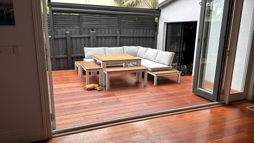 Bright & Spacious Family Home gallery image 4