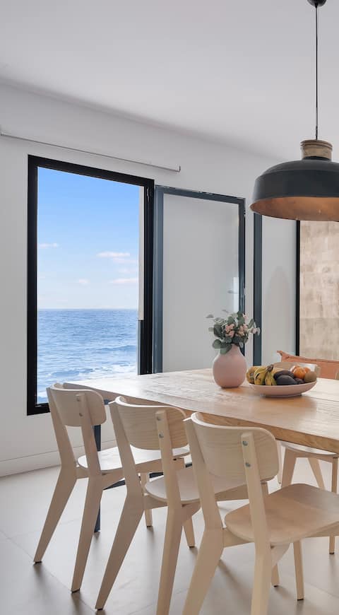 Family dwelling with stunning ocean views