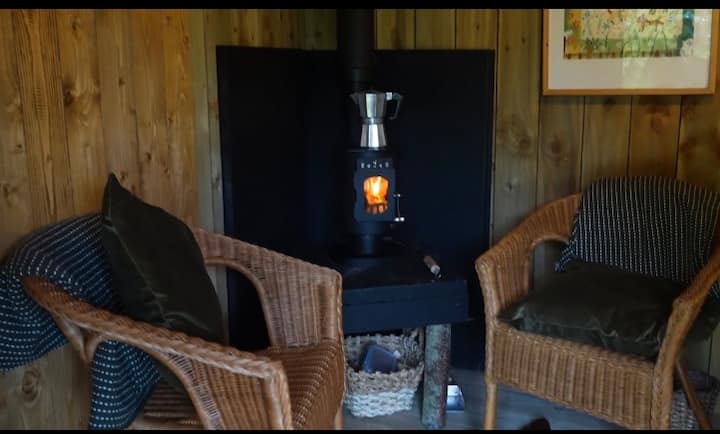 Canalside Cabin - Cholmondeley Castle Gardens