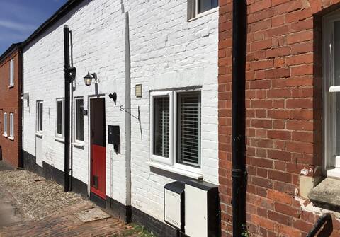 Mews Cottage Town Centre