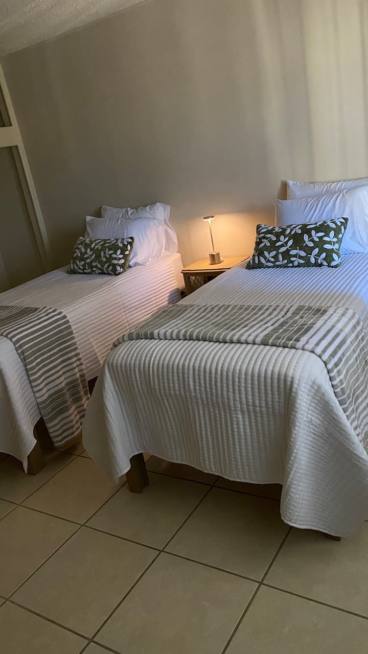 Საძინებელი № 2  , ორადგილიანი საწოლები 